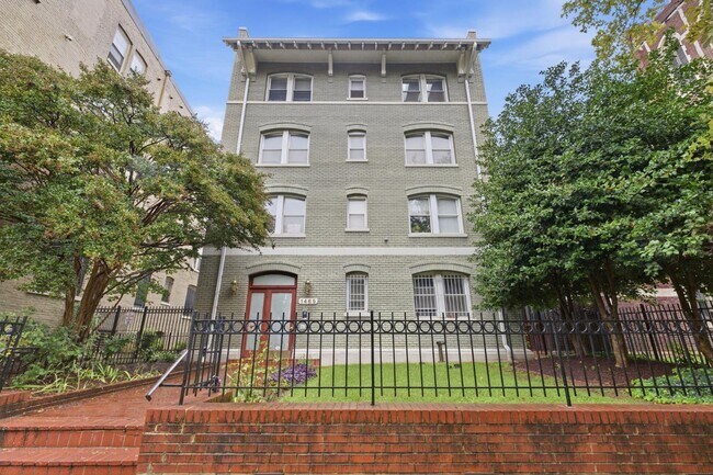 Building Photo - 1465 Columbia Rd NW