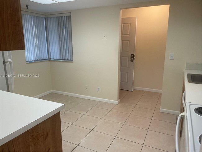 Building Photo - 3186 Via Poinciana