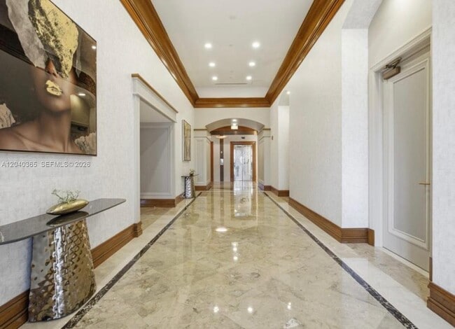 Building Photo - 16500 Collins Ave