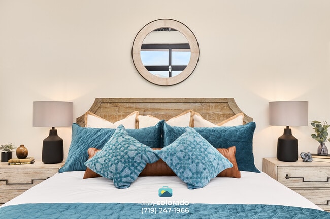 Glenn St - Master Bed - 2248 Glenn St