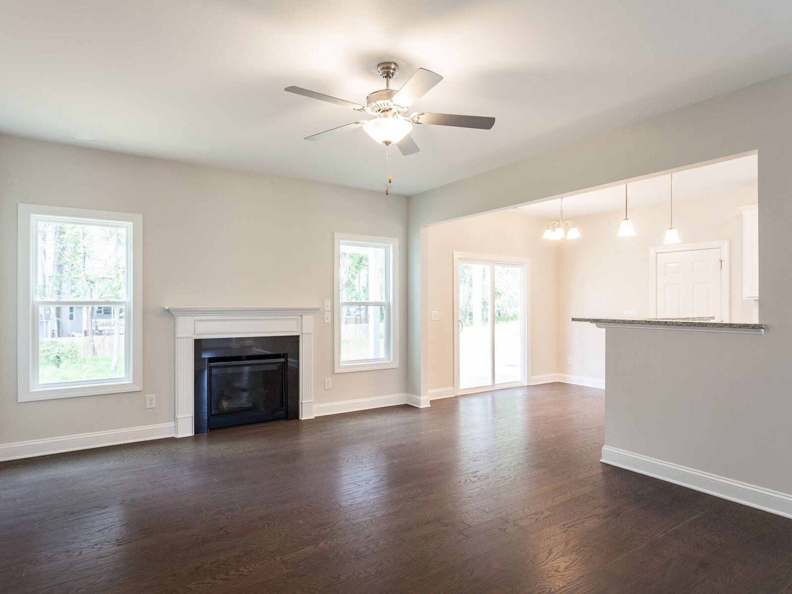 Building Photo - 409 Forest Glen Dr