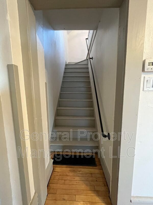 Building Photo - 4 bed 1.5 Bath near UWEC! Available June 1st