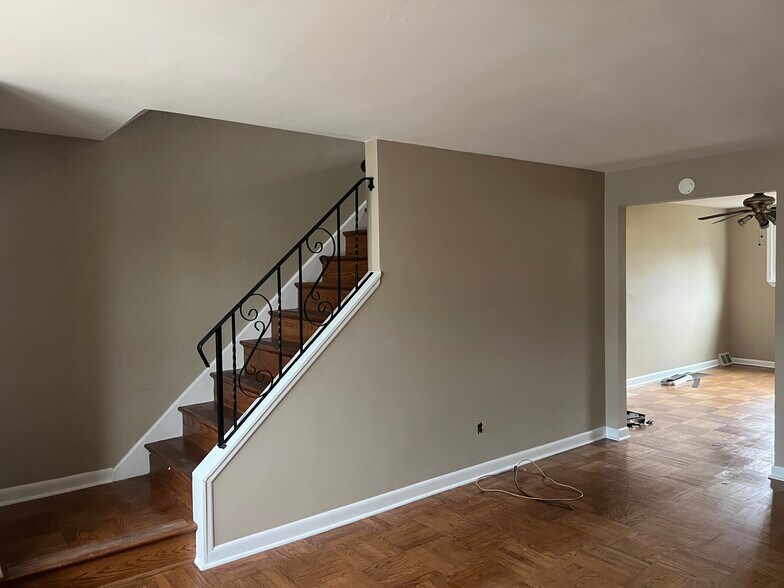 Building Photo - 16 Franklin Ave