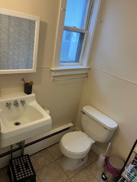 Building Photo - 23 Myrtle St