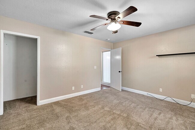 Building Photo - 1808 Cougar Ln