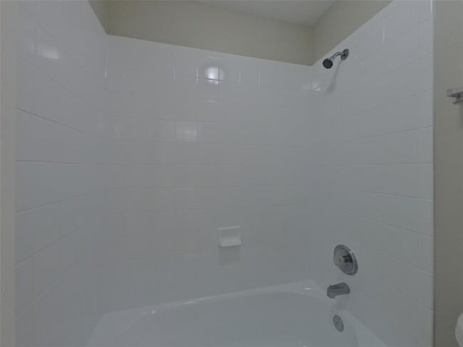 Building Photo - 7526 Oakwood Canyon Dr