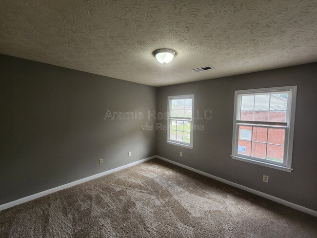 Building Photo - 5288 Weyden Ct