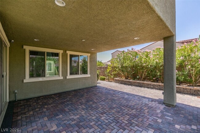 Building Photo - 1027 Whitworth Ave