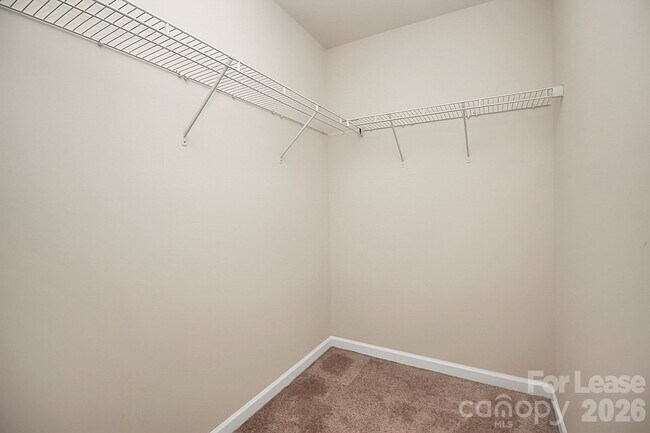 Building Photo - 5040 Mockernut Ln