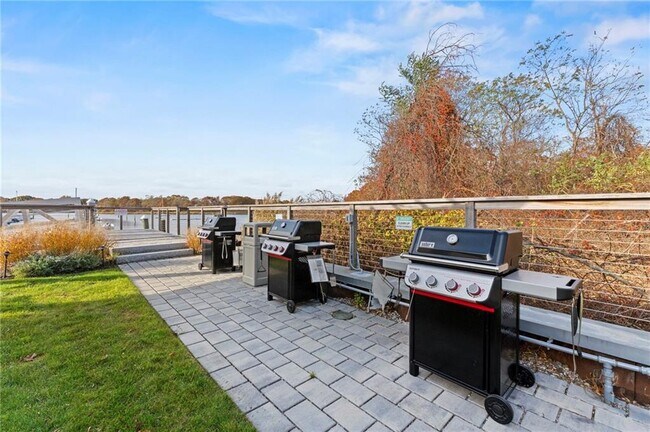 Building Photo - 1 Rodeo Dr