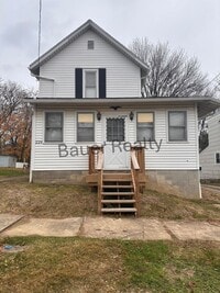 Building Photo - 3 -4 Bedroom Home Near Brookside Park