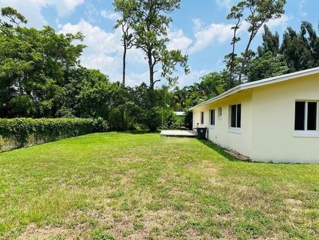 Building Photo - 3421 Helena Dr
