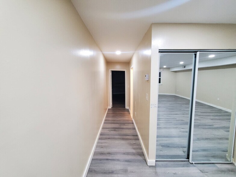 Building Photo - 7915 Bustleton Ave