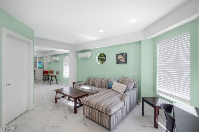 Building Photo - 1111 Schooner Pl