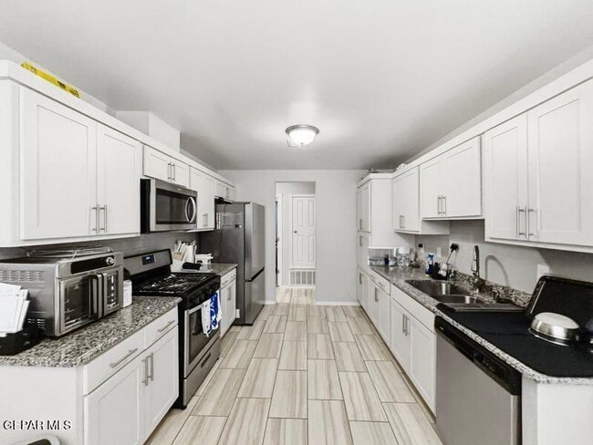 Building Photo - 13828 Summer Story Ave