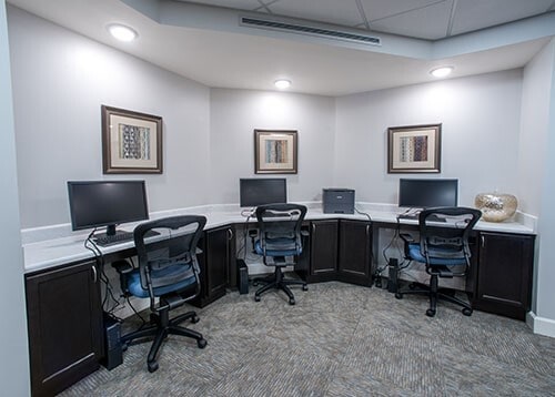 Building Photo - 809 E Briggs Dr