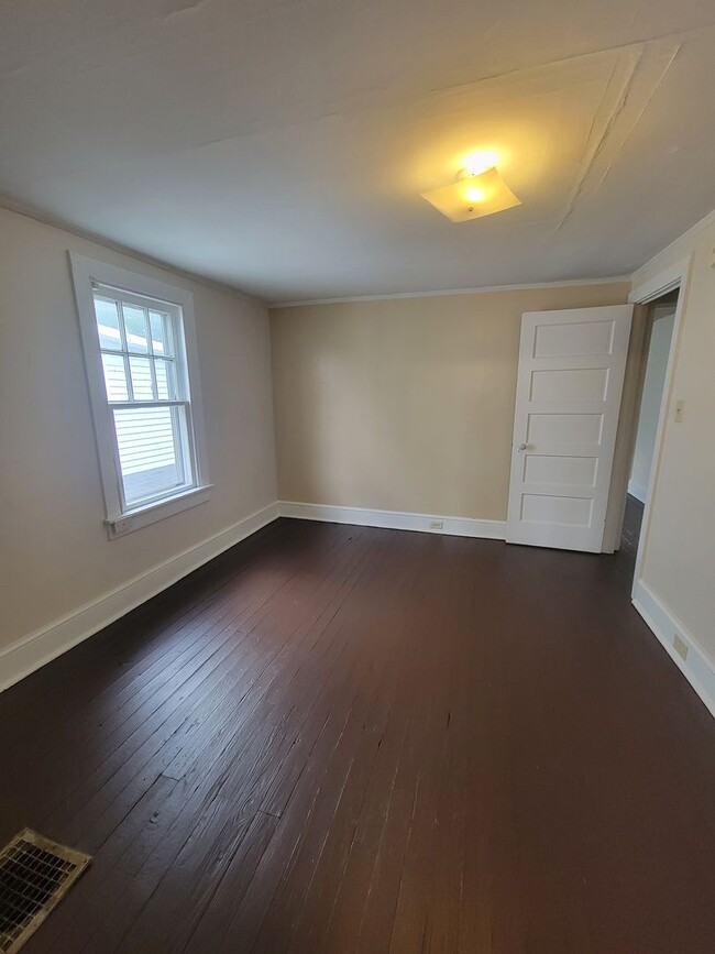 Building Photo - 362 Tolbert Ave