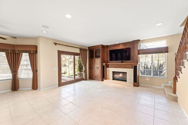 Building Photo - 2663 Yellowwood Dr