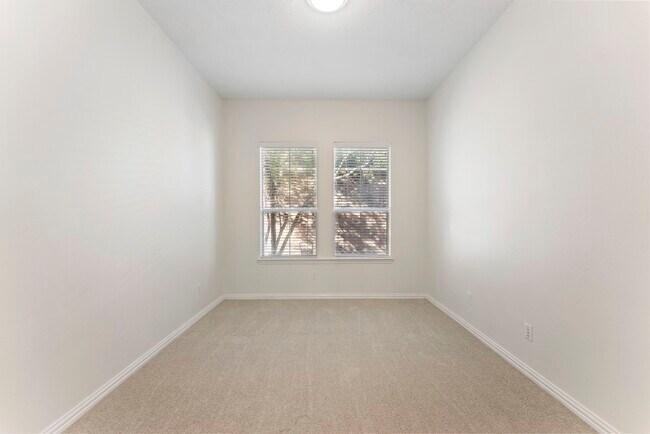 Building Photo - 10 Andante Trail Pl
