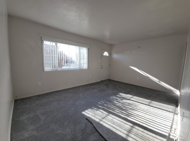 Building Photo - 27860-860 Waterman Rd