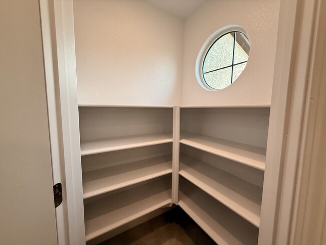 Building Photo - 3 BED 2.5 BATH 2 CAR GARAGE TOWNHOUSE IN CADENCE HENDERSON WITH LOFT