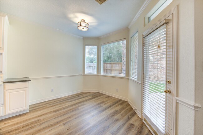Building Photo - 2915 Monet Dr