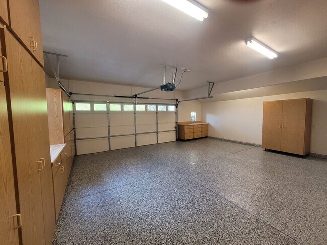 Building Photo - Sun City Lincoln Hills - Quiet courtyard with garden service & solar electric