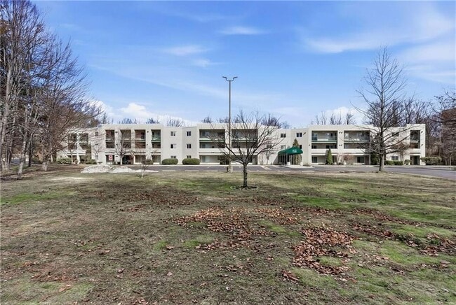 Building Photo - 31 Devereux Ave