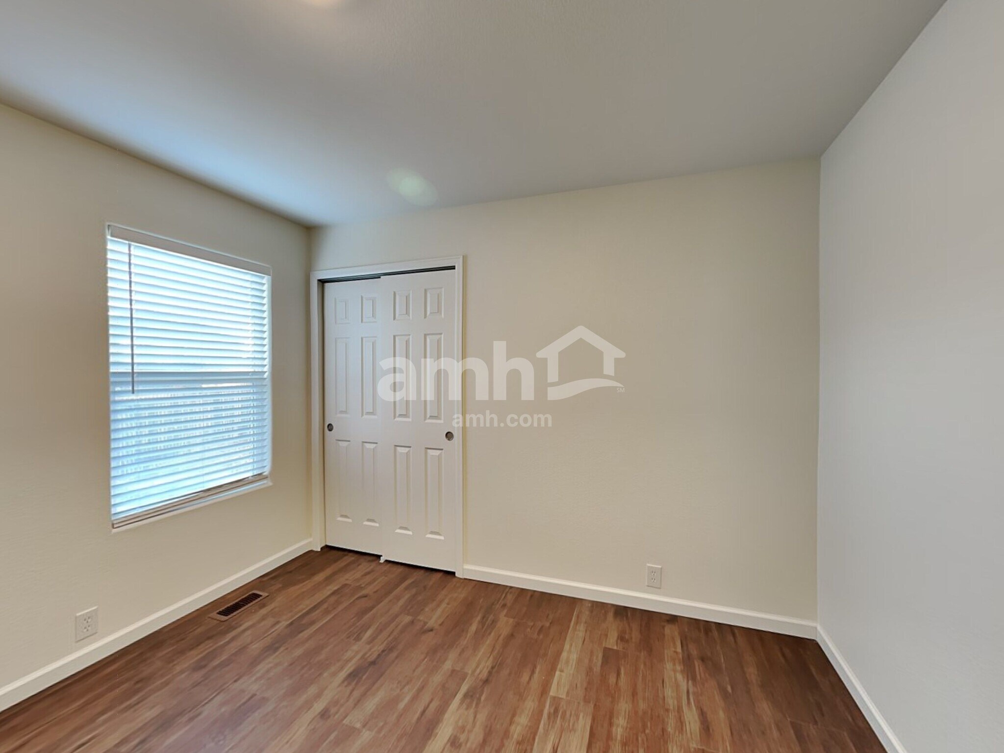 Building Photo - 8444 Sunbow Ct