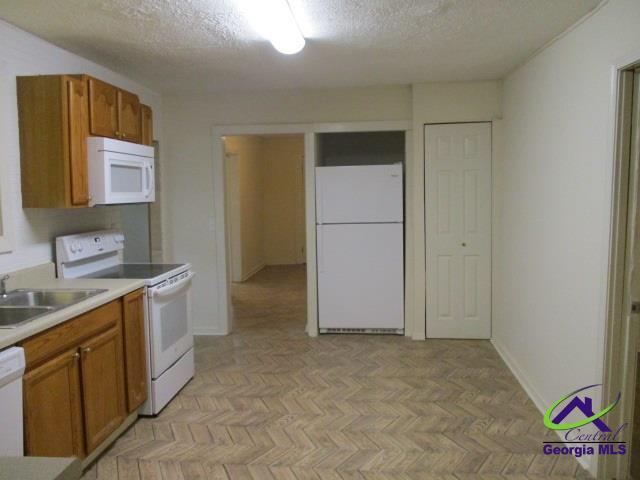 Building Photo - 202 3rd St