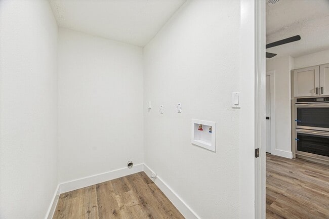 Building Photo - 3623 Acorn Way Ln