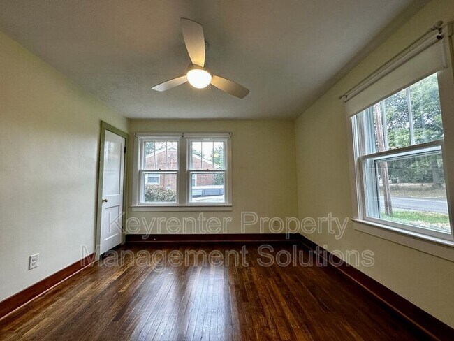 Building Photo - 128 Vedette Ave