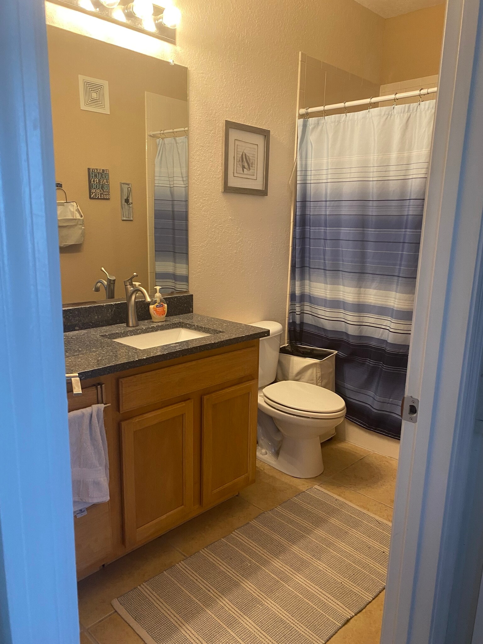 Building Photo - 10123 Courtney Palms Blvd