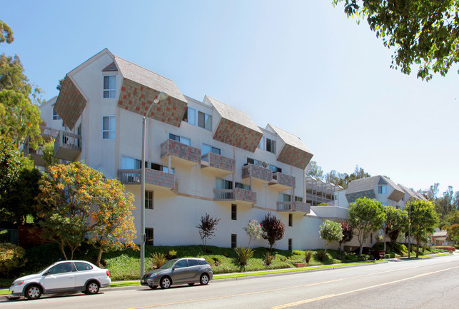 Primary Photo - Hillside Terrace Apartments