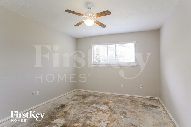 Building Photo - 24119 Lone Elm Dr