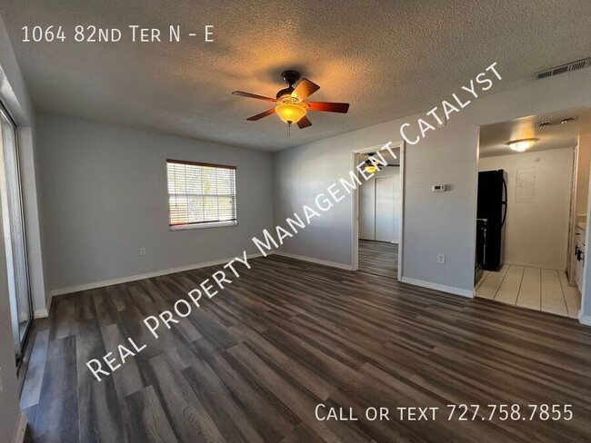 Building Photo - Lovely 1 Bed 1 Bath Condo in St Pete