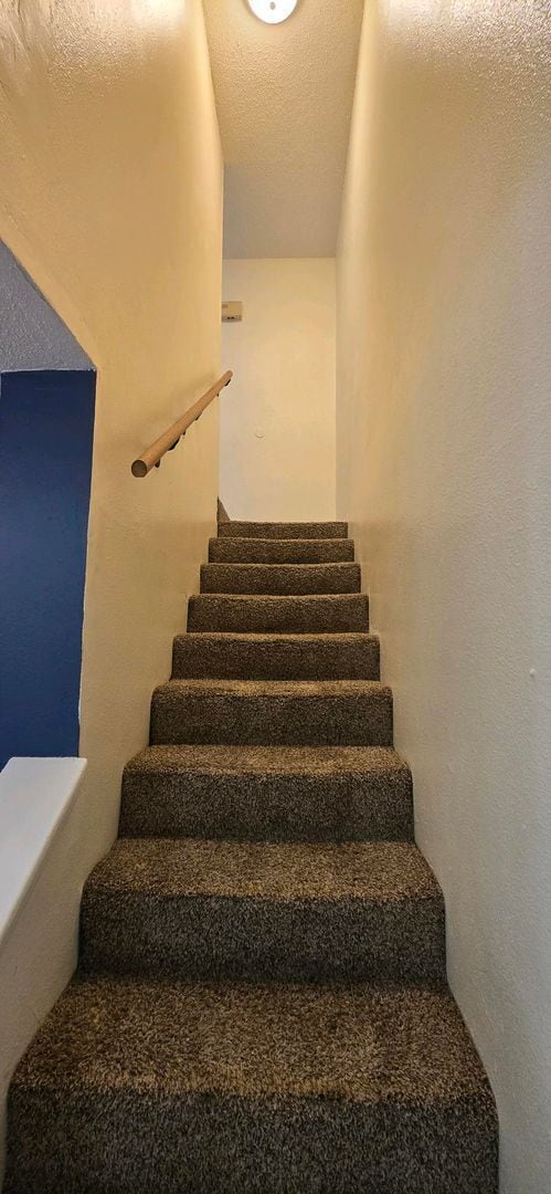 Building Photo - Tour Today! 2/1.5 Townhome in Longview