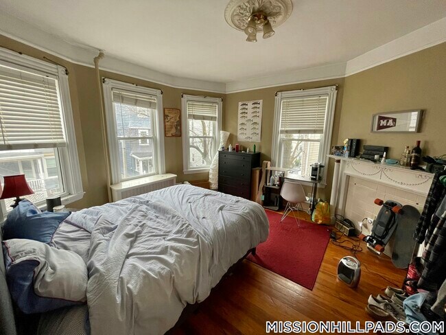 Building Photo - 12 Oswald St