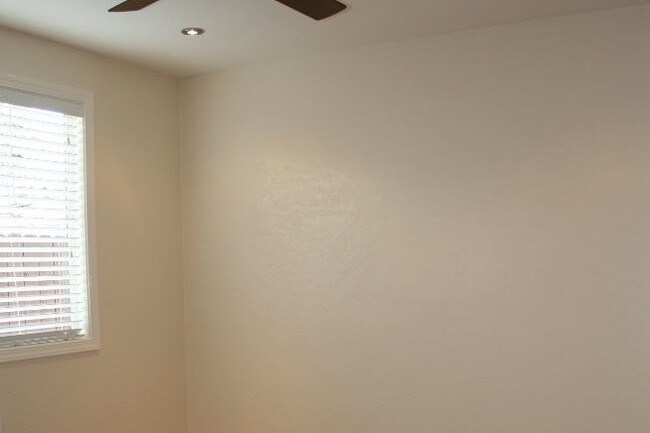 Building Photo - 2527 Elm Ave