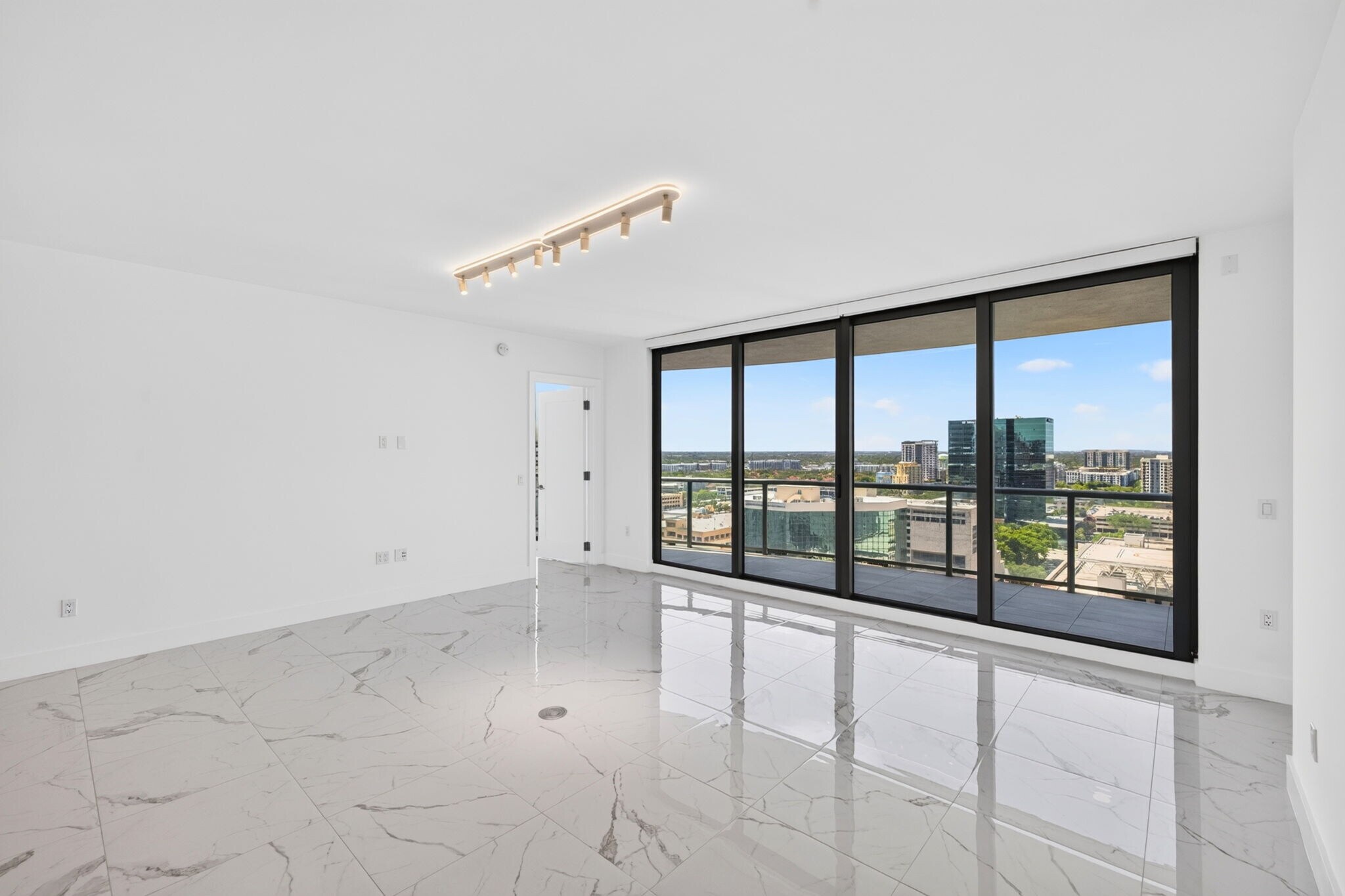 Building Photo - 100 E Las Olas Blvd
