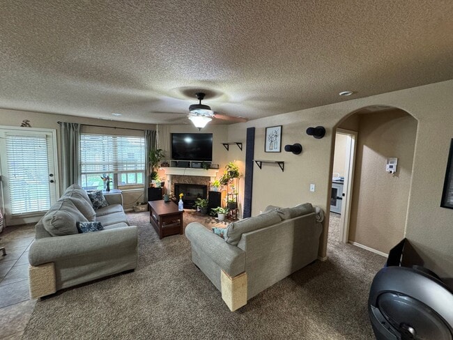 Building Photo - 1008 Kensington Dr