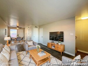 Building Photo - 2802 Lasses Blvd