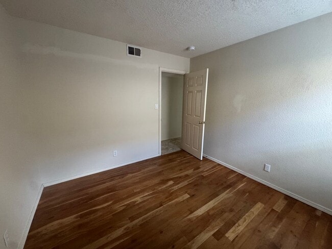 Building Photo - Foothills 2-Story in Vista Del Mundo!