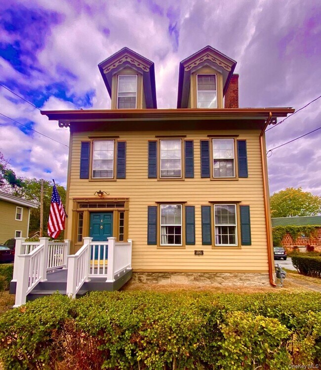 Primary Photo - 6 Willow Ave