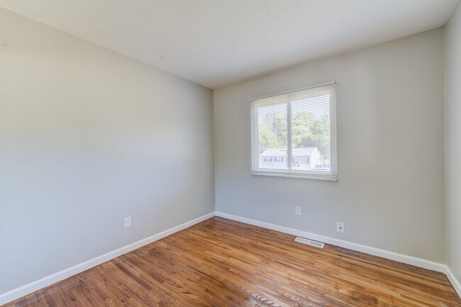 Building Photo - 5311 Grove Ave