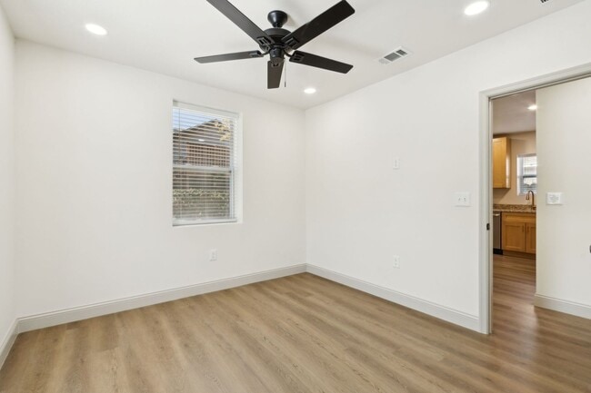 Building Photo - Practically Brand New on Amelia Island!