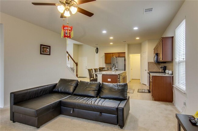 Building Photo - 16009 Hawthorne Heights Trail