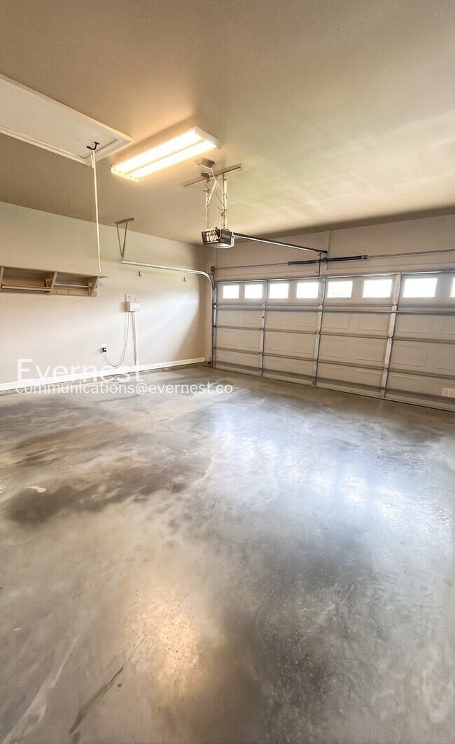 Building Photo - 2835 Plateau Dr