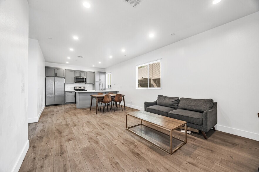 Building Photo - 1235 W 37th Pl
