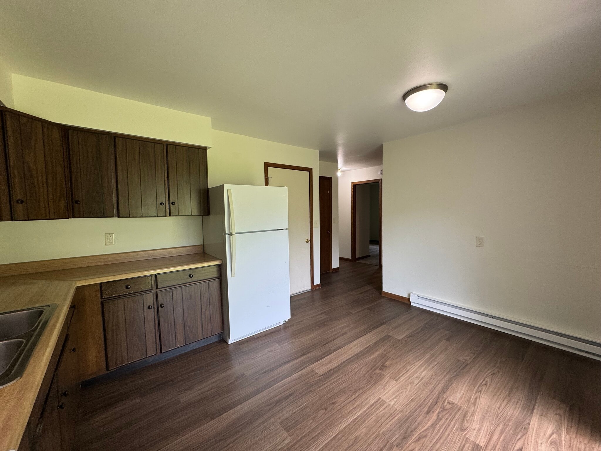 Building Photo - 928 Court Cir